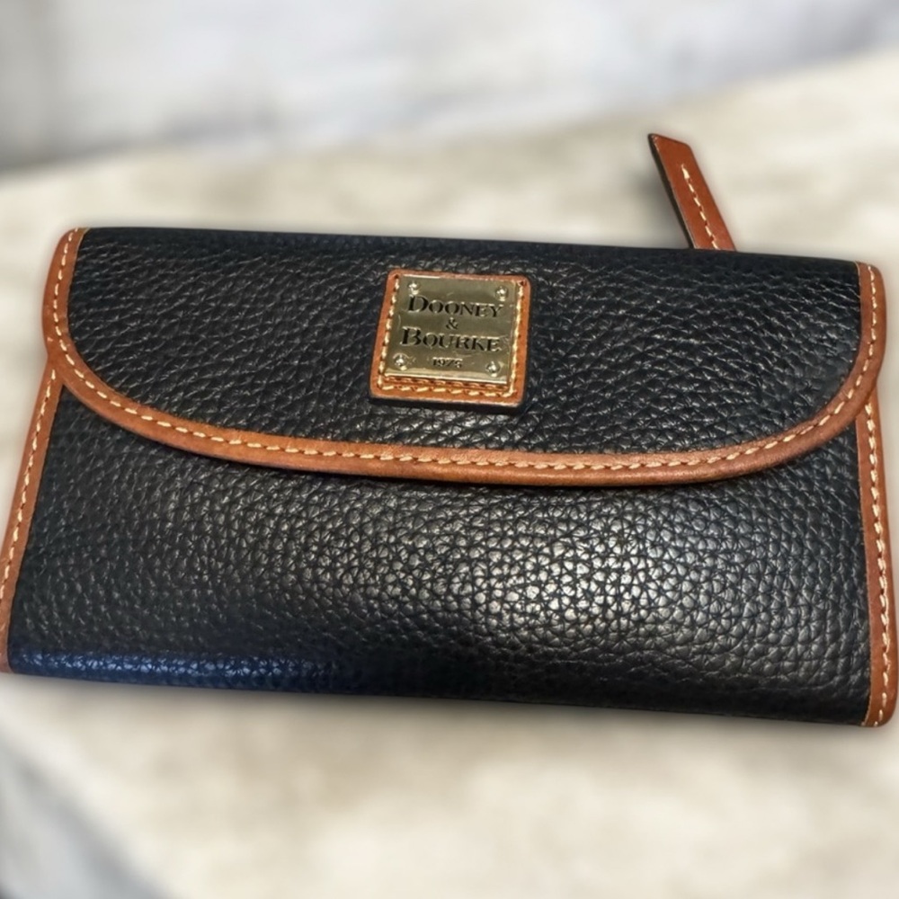 Dooney & Bourke Pebble Continental Leather Contrast Trim Wallet